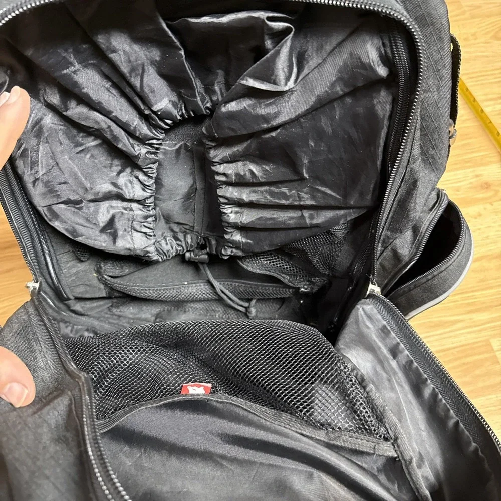 Garneau Cycling Bag Mens Large Black Buckle Backpack Travel‎ Pack